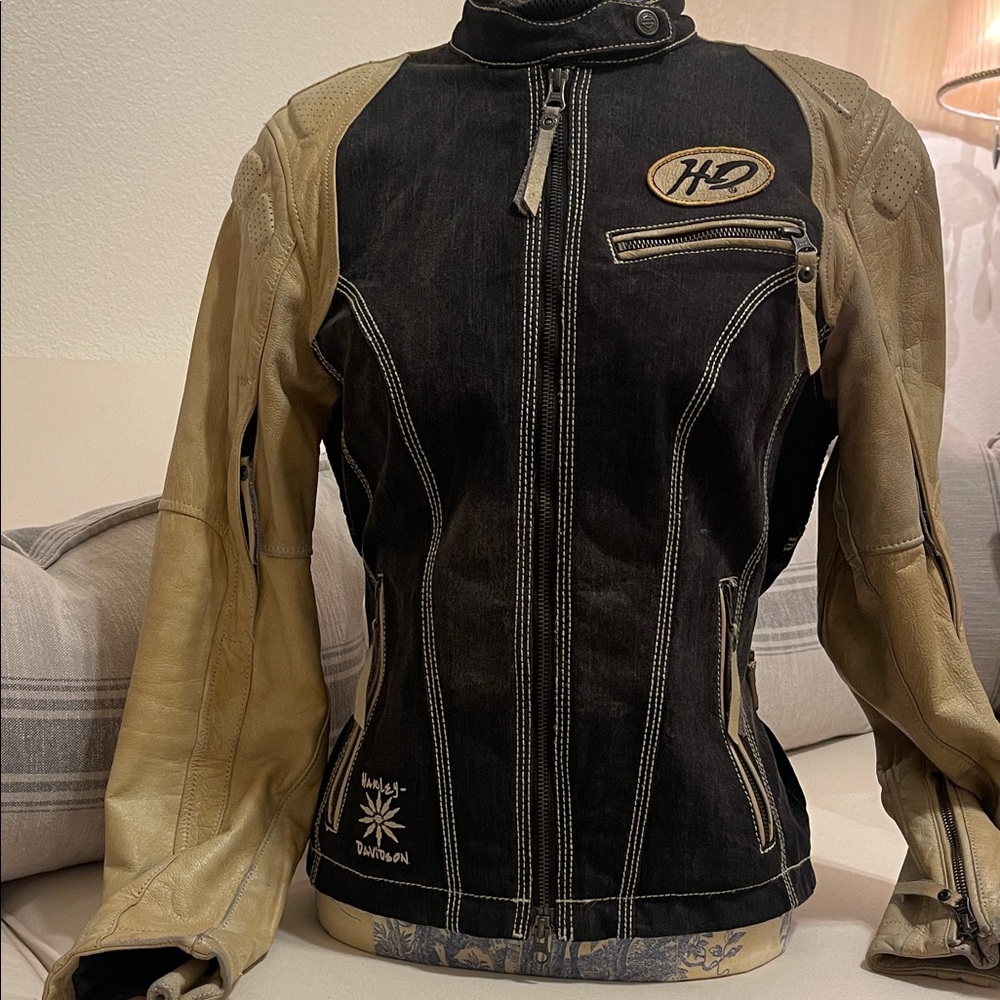 Harley-Davidson Fade out Women’s leather & Denim Jacket. - Picture 2 of 6